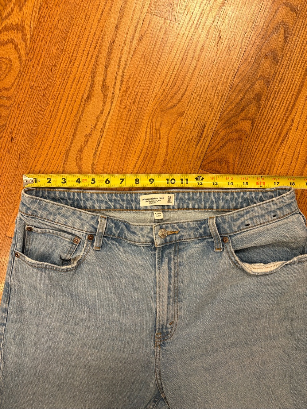 Abercrombie & Fitch Curve Love 90’s Relaxed Jeans| 16/33R - Picture 8 of 10